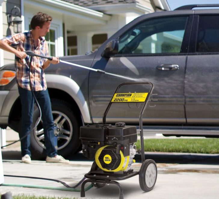 Pressure washer with mid-range power