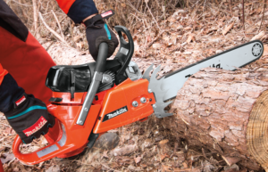 Makita chainsaw with oversized felling dogs