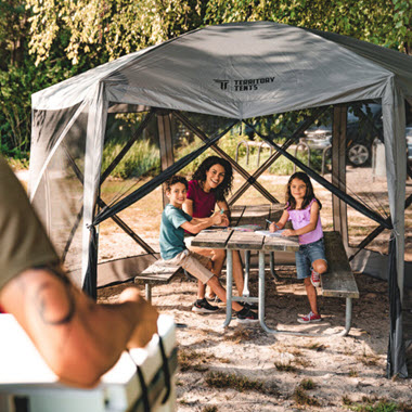 Pop up tent