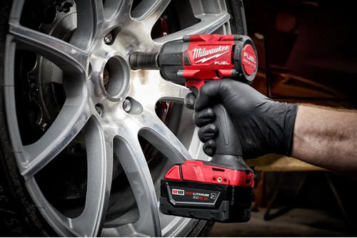 milwaukee-m18-fuel-38inch-mid-torque-impact-wrench-with-friction-ring