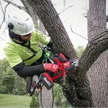 milwaukee-m18-fuel-hatchet-8-inch-pruning-saw